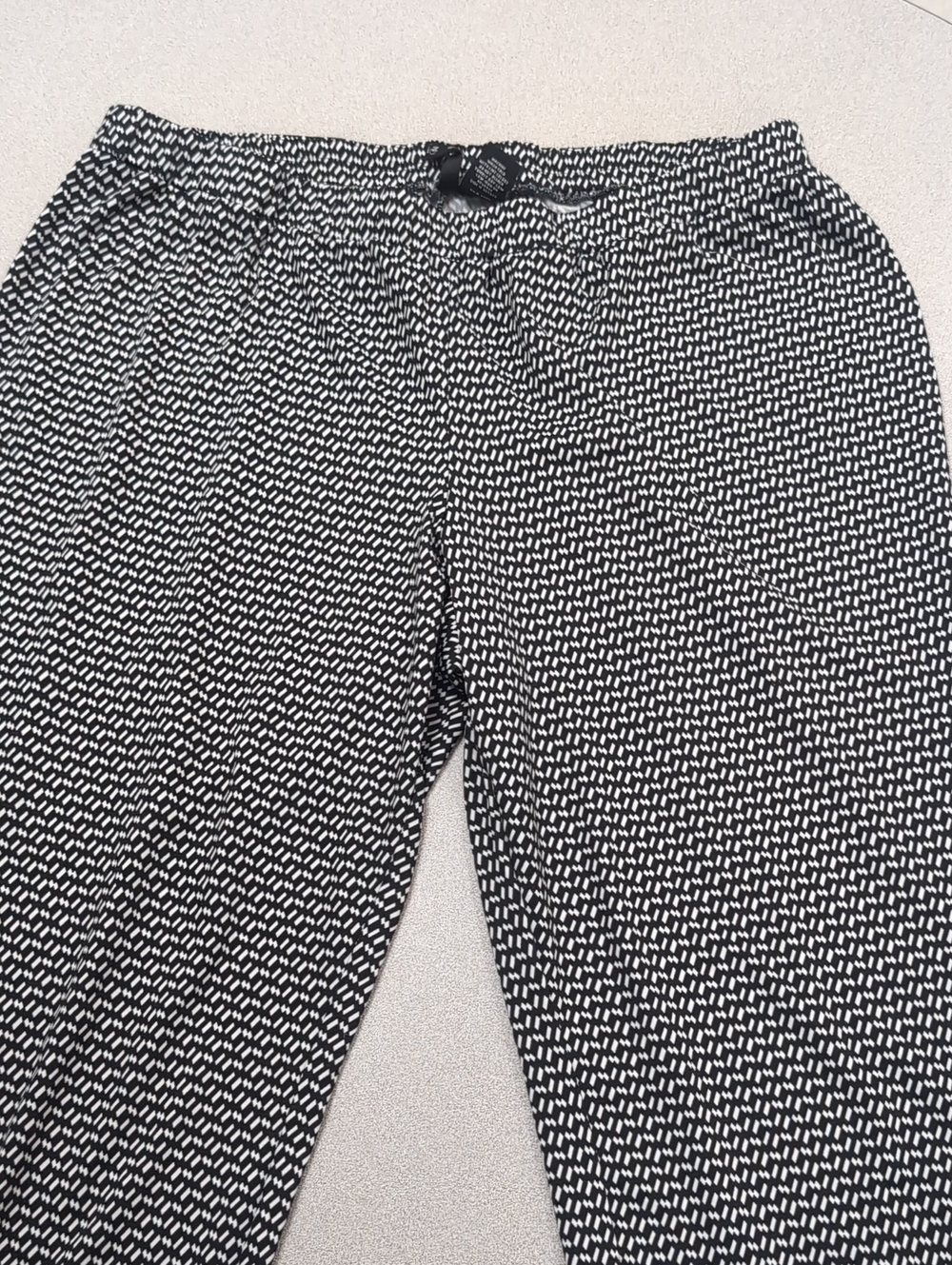 new directions Black and White Geometric Pull-On Leggings